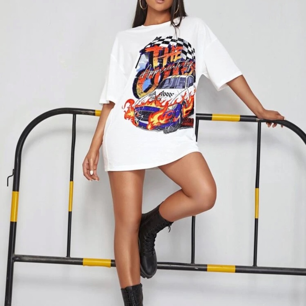 Drop shoulder car graphic tee
